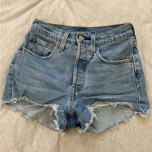 501 Levis shorts